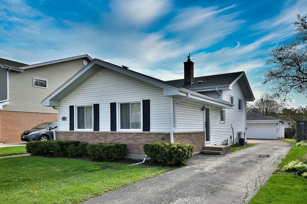 861 S Hawthorne Avenue, Elmhurst