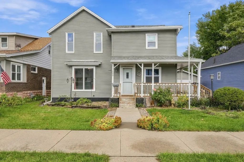 608 3rd Avenue, Clinton