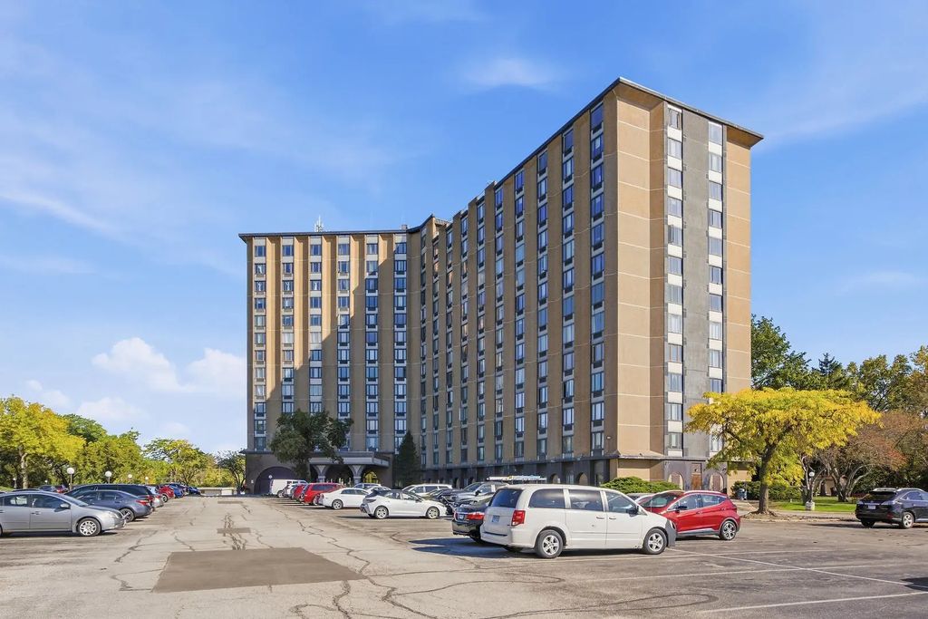 1 Renaissance Place 618, Palatine