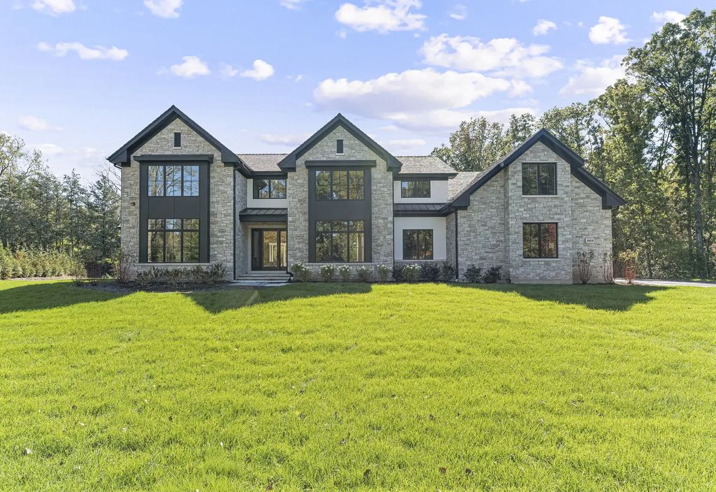 1959 Windridge Drive, Lake Forest