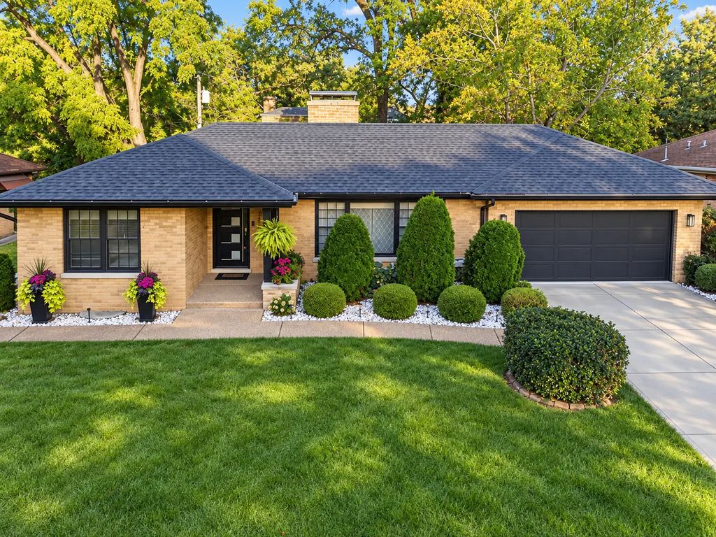 6621 N Kolmar Avenue, Lincolnwood