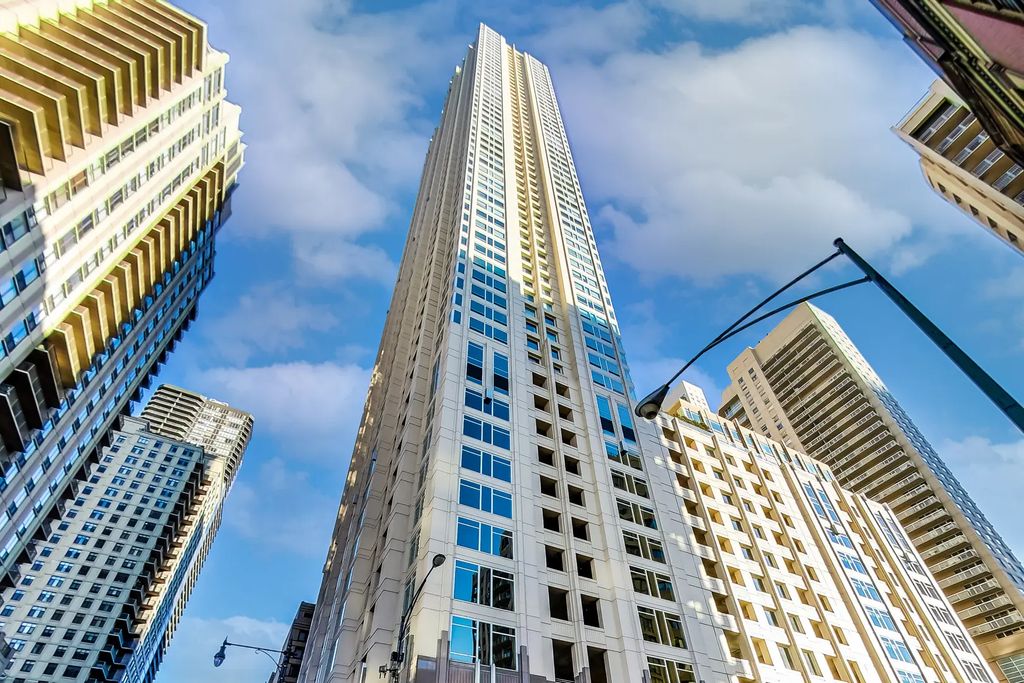 33 W Ontario Street 56f, Chicago