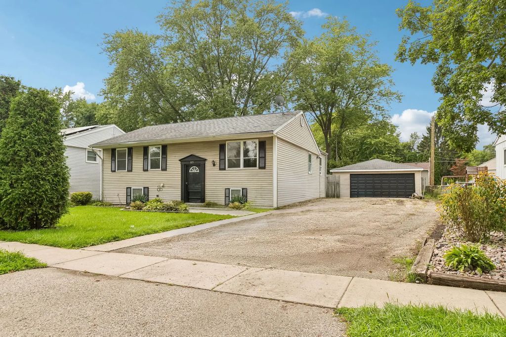 875 Larkdale Row, Wauconda