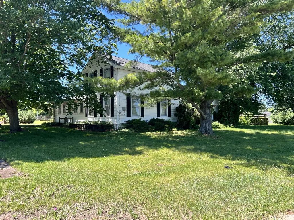 312 N West Street, Marengo