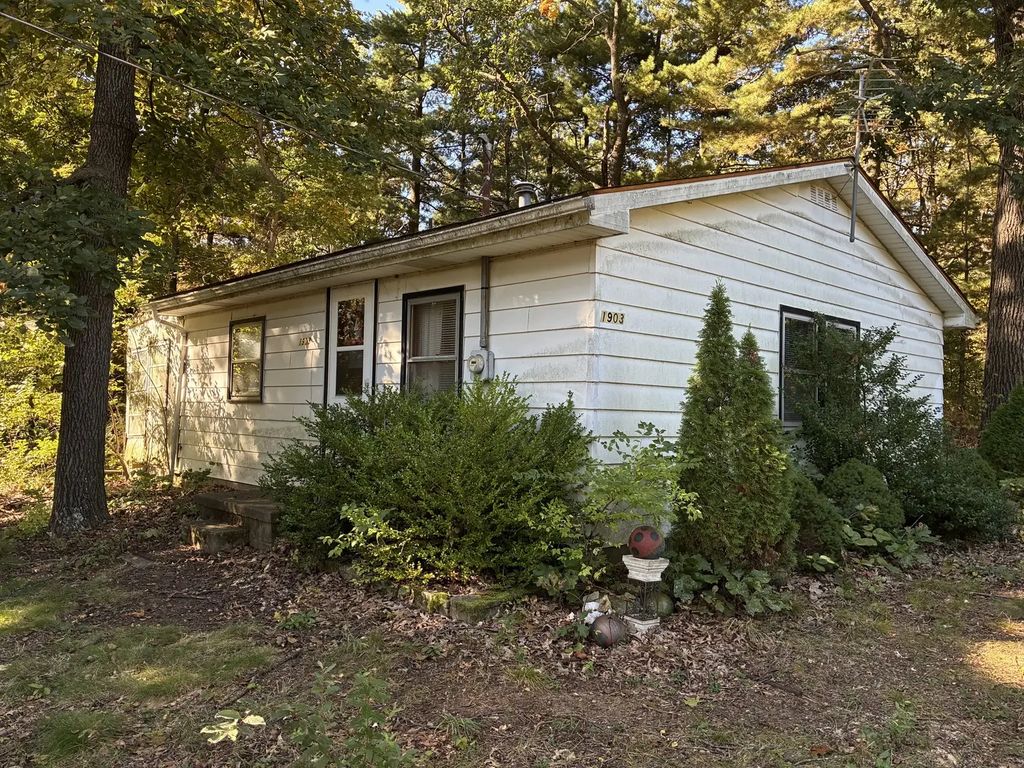 1903 Hickory Lane, Manito