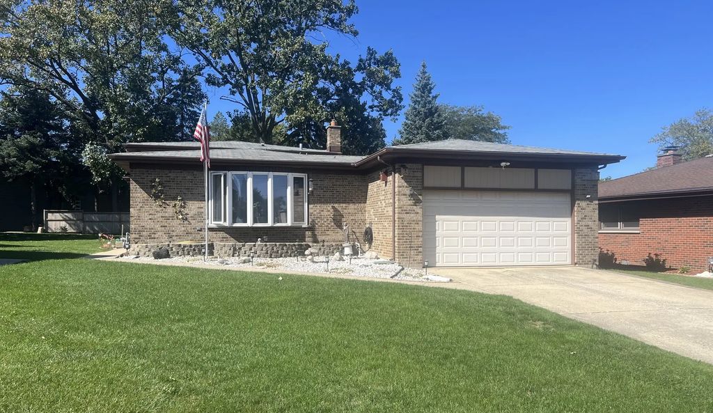 3004 S Lynn Court, Mount Prospect