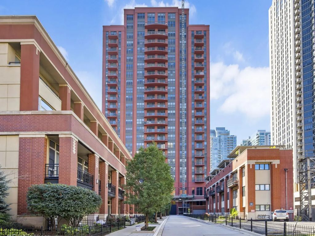 330 N Jefferson Street 402, Chicago