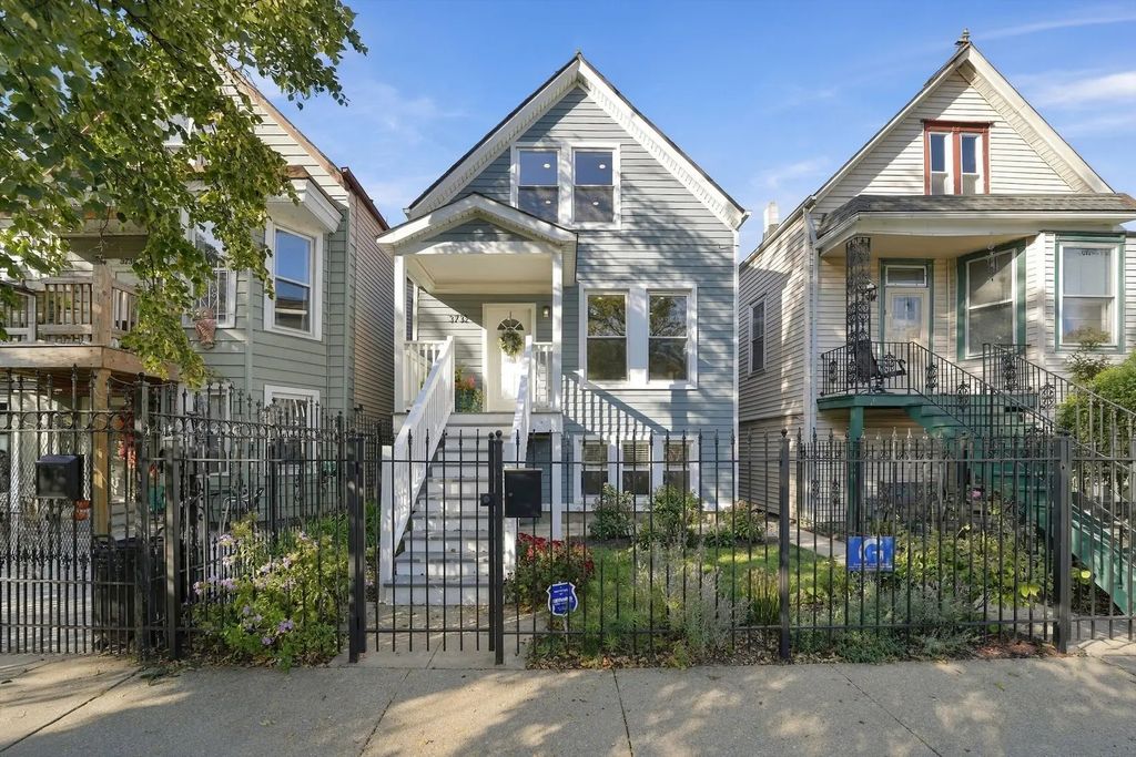 3732 W Mclean Avenue, Chicago