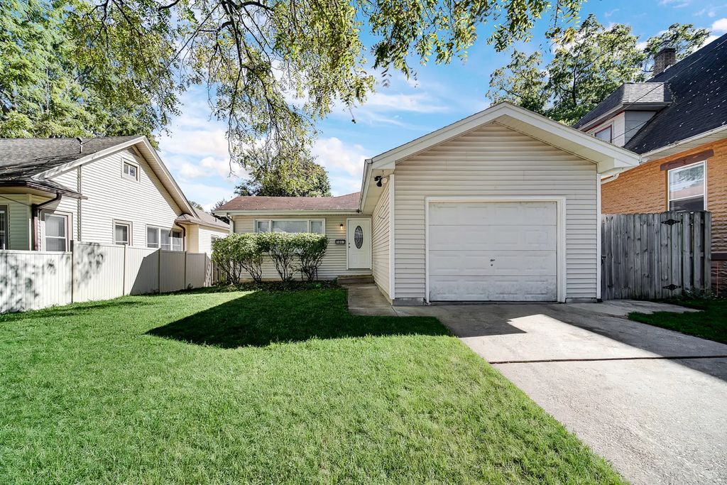 1007 Cedar Avenue, Elgin