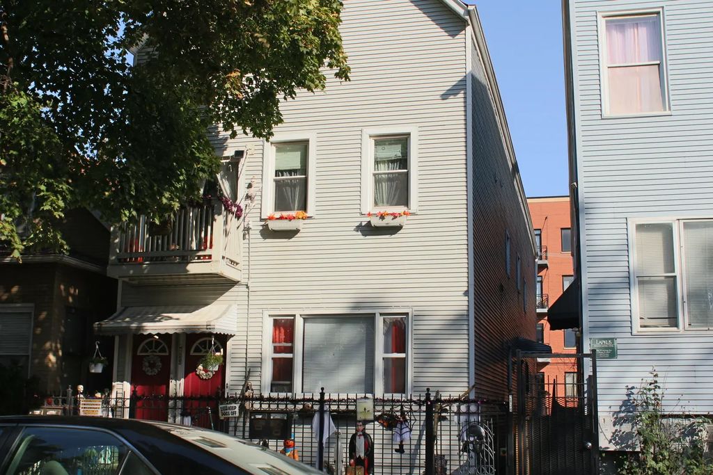 2834 W Fletcher Street 2r, Chicago