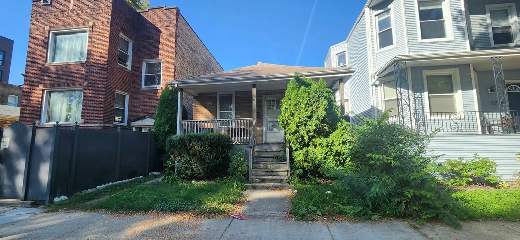 3226 N Kostner Avenue, Chicago