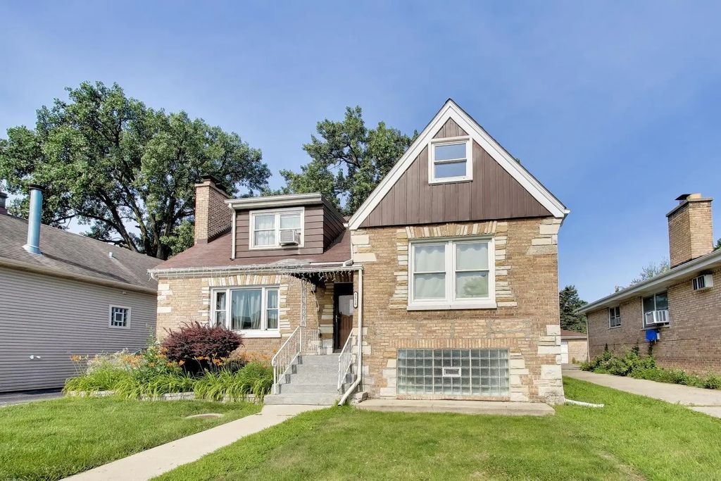 2518 N 79th Avenue, Elmwood Park