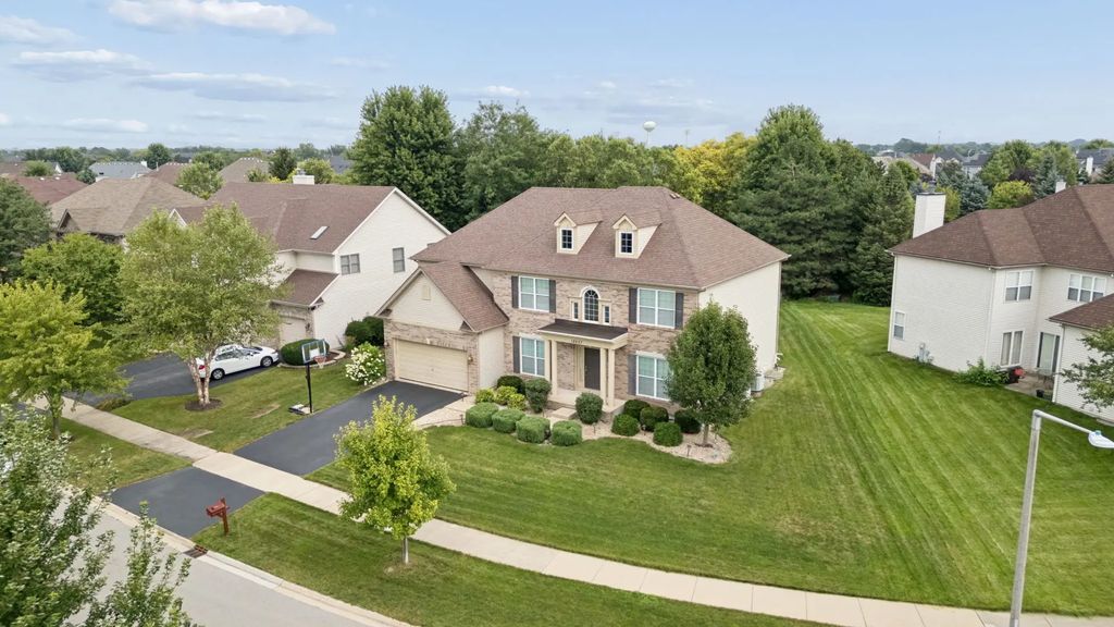 12237 Winterberry Lane, Plainfield