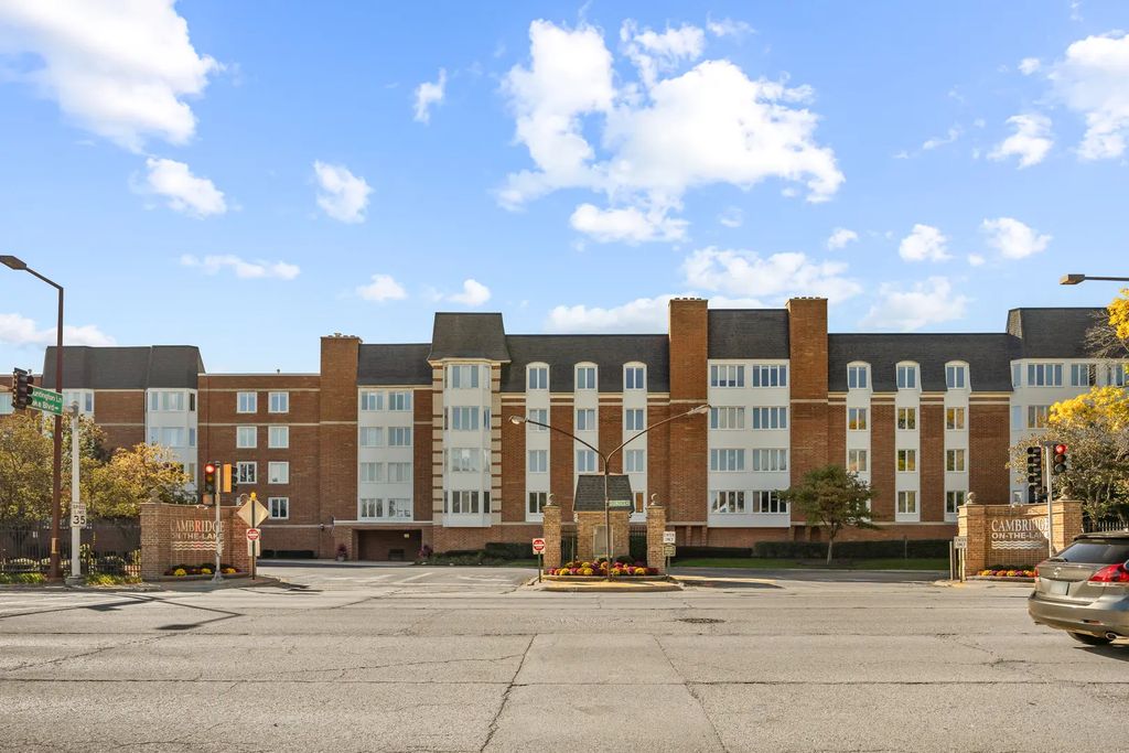 50 Lake Boulevard 667, Buffalo Grove