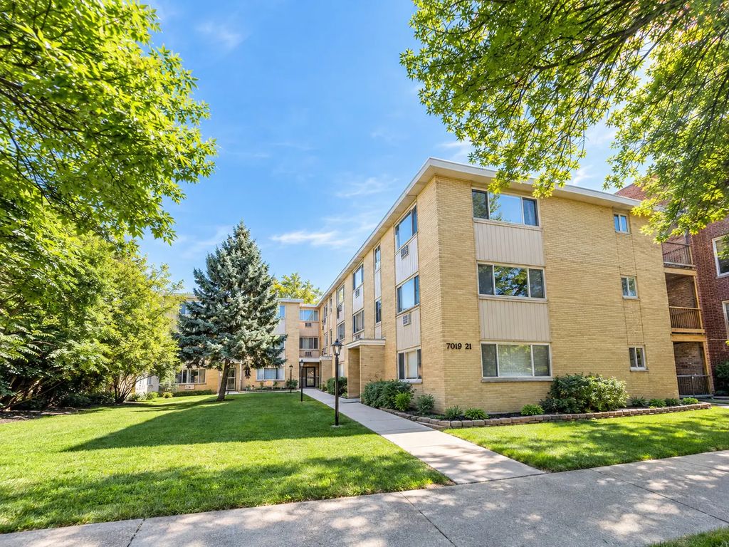 7019 N Ridge Boulevard 1a, Chicago