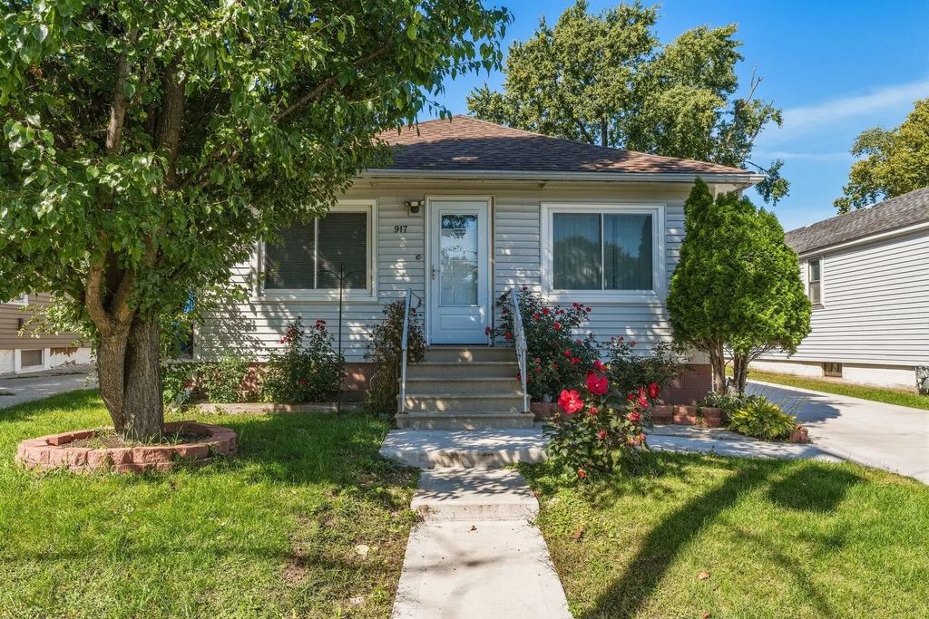 917 Mason Avenue, Aurora