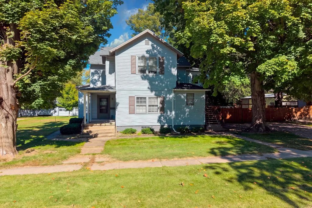 436 E Cherry Street, Watseka