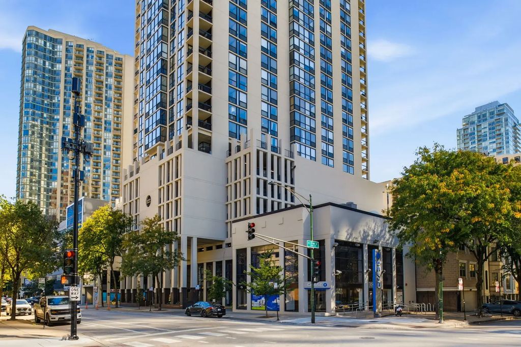 1122 N Clark Street 3202, Chicago