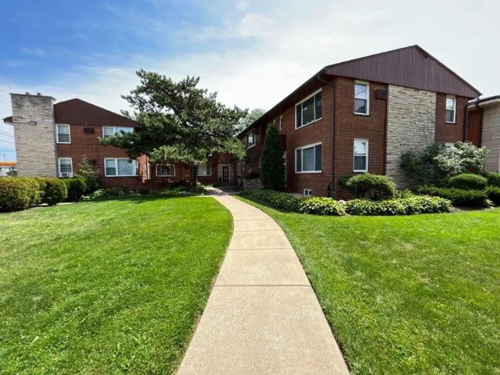 1531 Bonnie Brae Place 7, River Forest