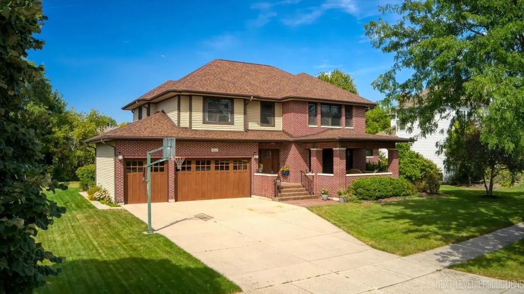 627 Ritter Drive, Batavia