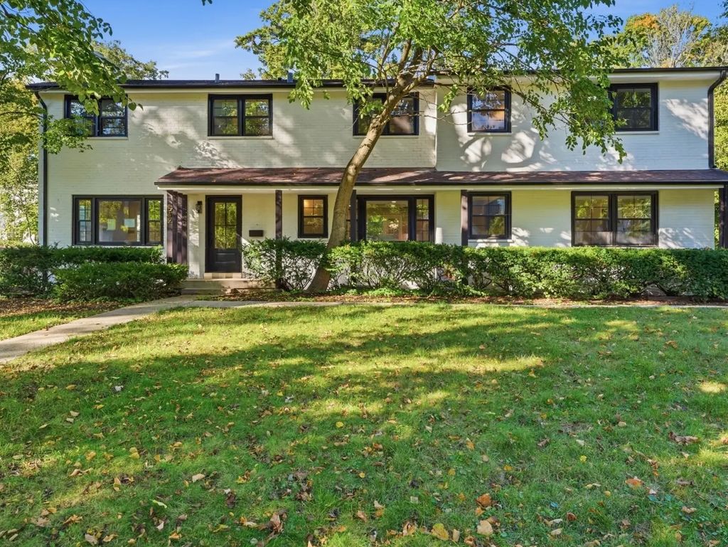 542 E Prospect Avenue, Lake Bluff