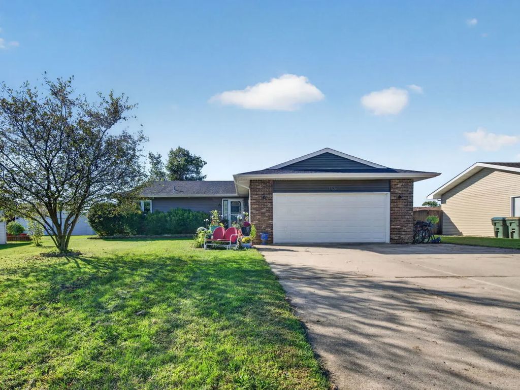 155 W Fox Street, Coal City