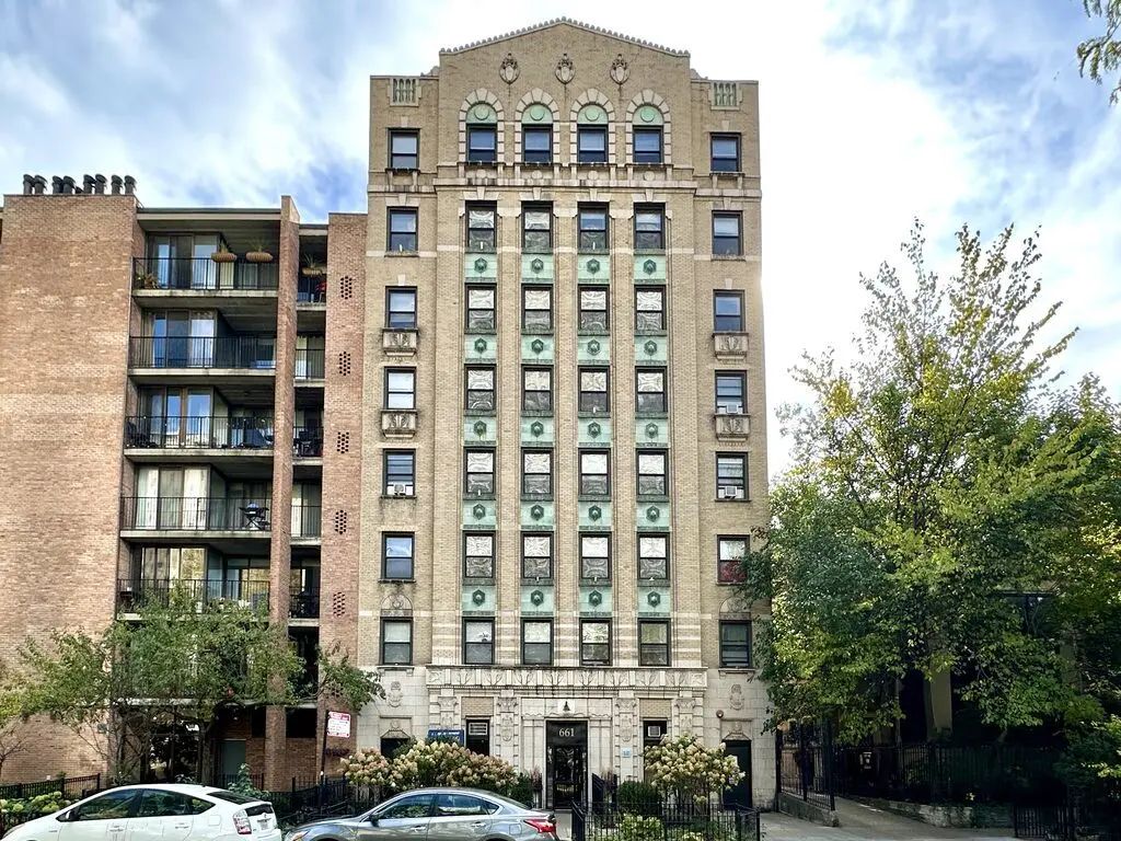 661 W Sheridan Road 506, Chicago