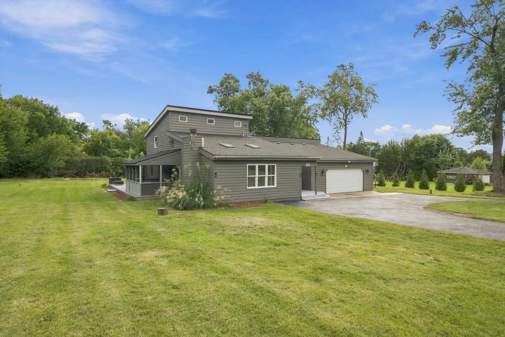 911 Kohley Road, Lisle