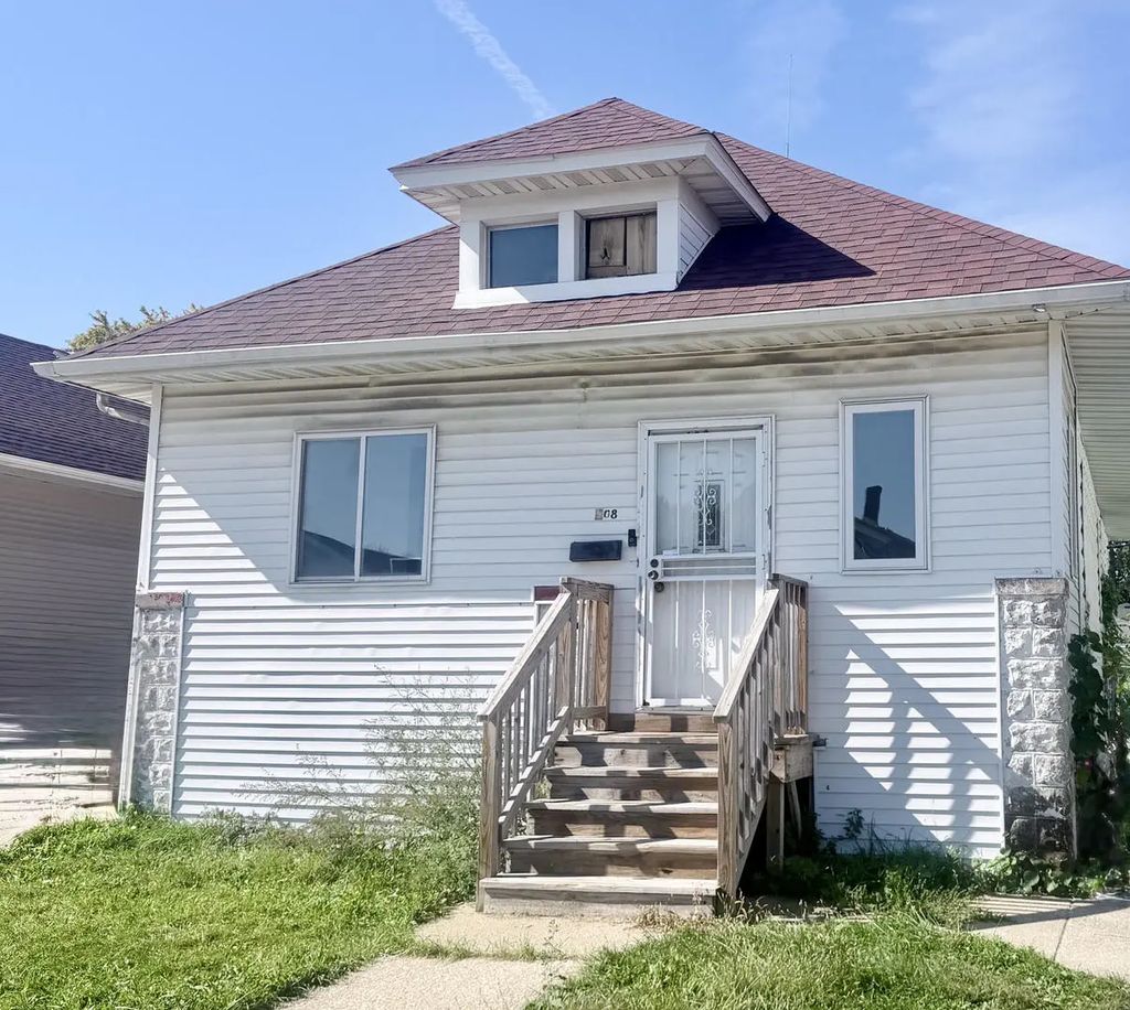 608 S 9th Avenue, Maywood