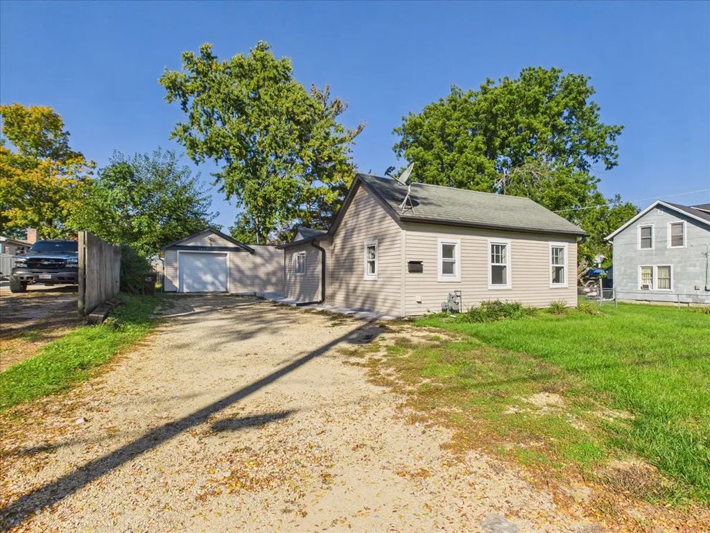 1027 Garfield Avenue, Belvidere