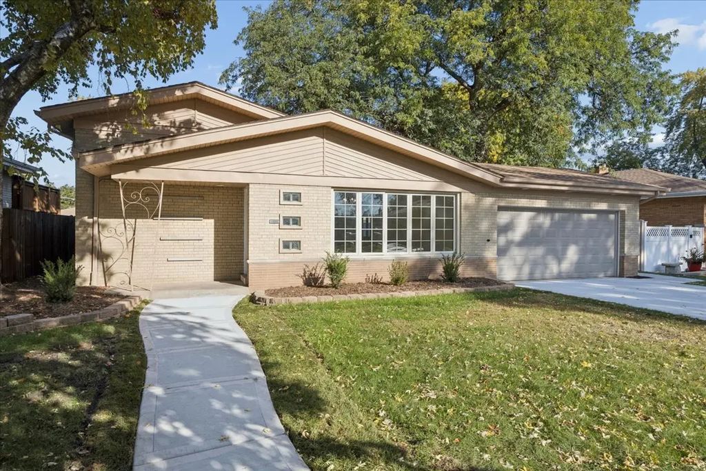 5504 Oak Center Drive, Oak Lawn