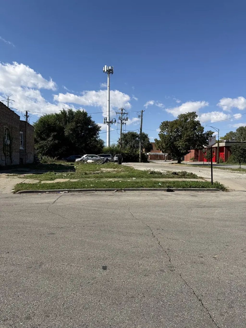 6700 S Eberhart Avenue, Chicago