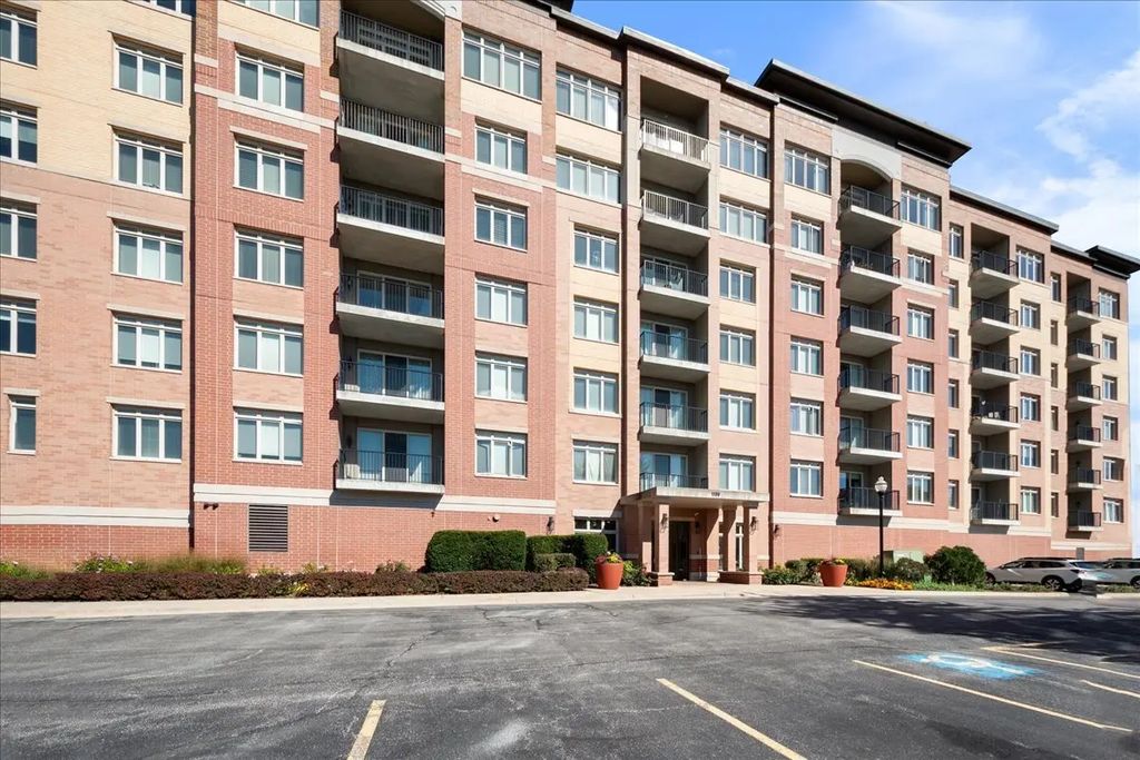 1199 E Port Clinton Road 710, Vernon Hills