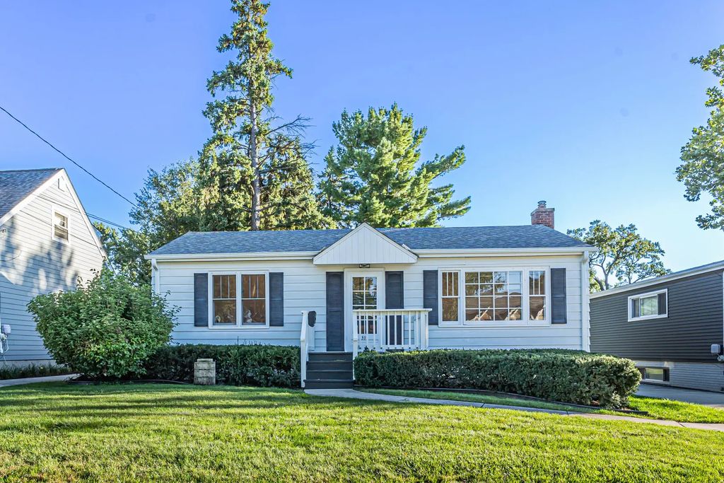 311 Elm Street, Glen Ellyn