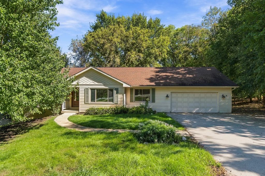 4516 Hillside Court, Crystal Lake