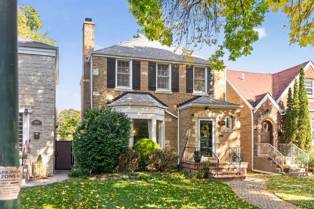 4842 W Balmoral Avenue, Chicago