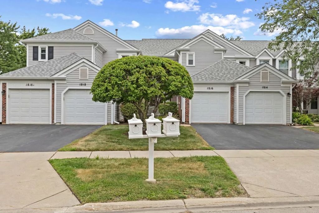 1816 Vermont Drive, Elk Grove Village