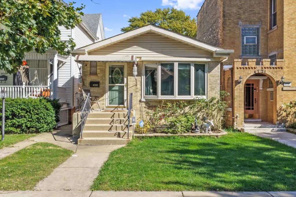 4723 N Kilbourn Avenue, Chicago