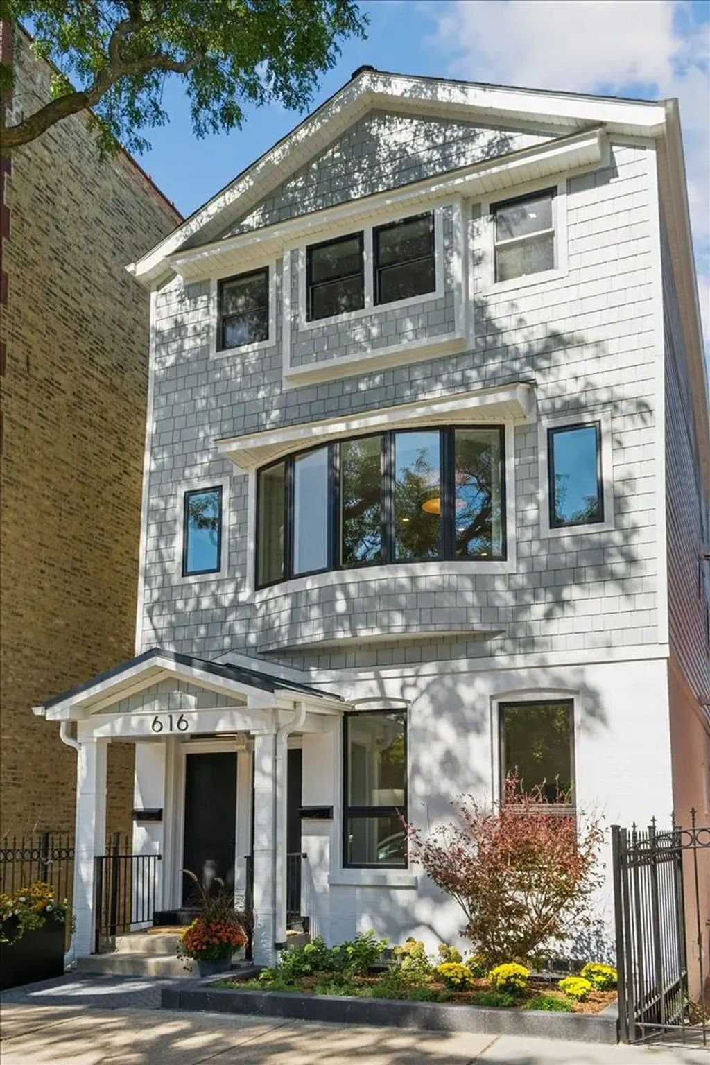 616 W Willow Street, Chicago