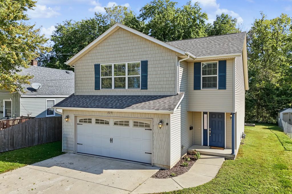 823 31st Street, Bettendorf