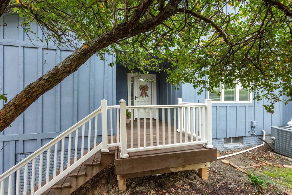6401 Utica Ridge Road 12, Davenport