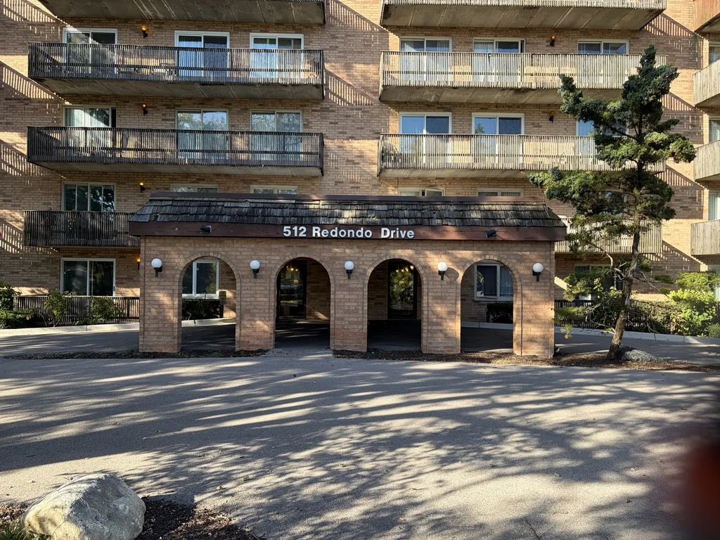 512 Redondo Drive 411, Downers Grove
