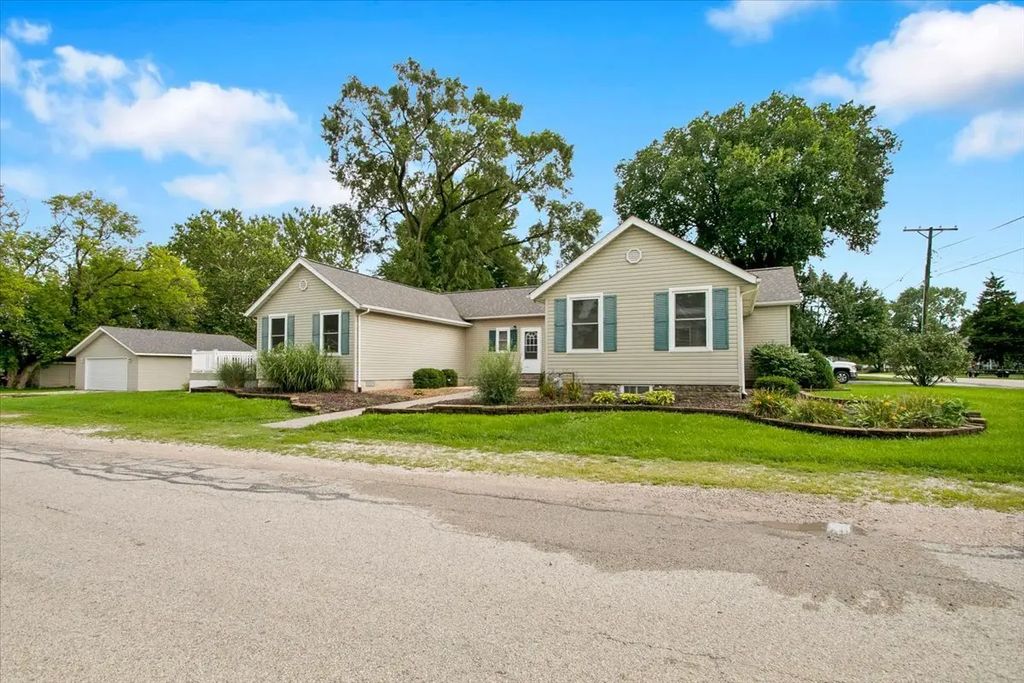 295 N 1st Avenue, Coal City