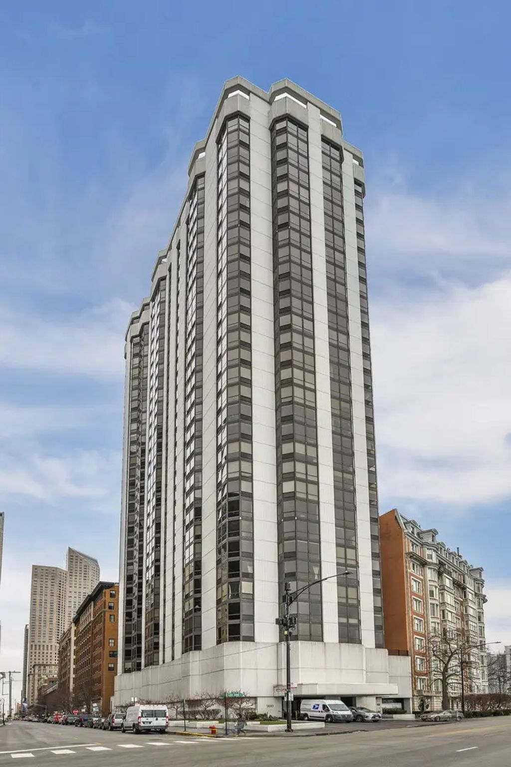 990 N Lake Shore Drive 19b, Chicago