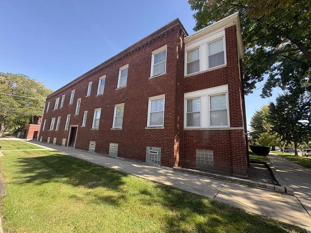 4705 N Long Avenue 1n, Chicago