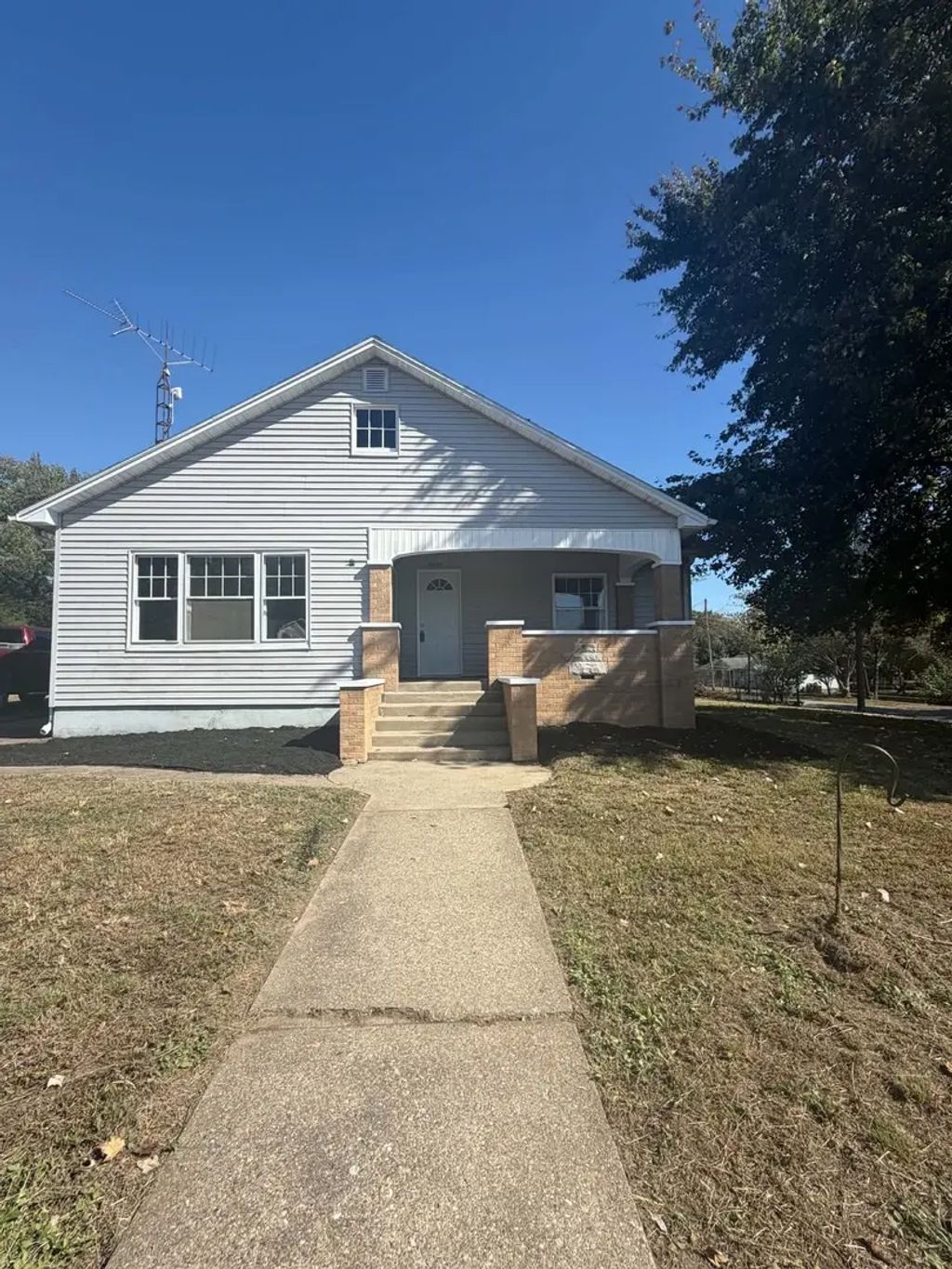 3648 Poplar Street, Thompsonville
