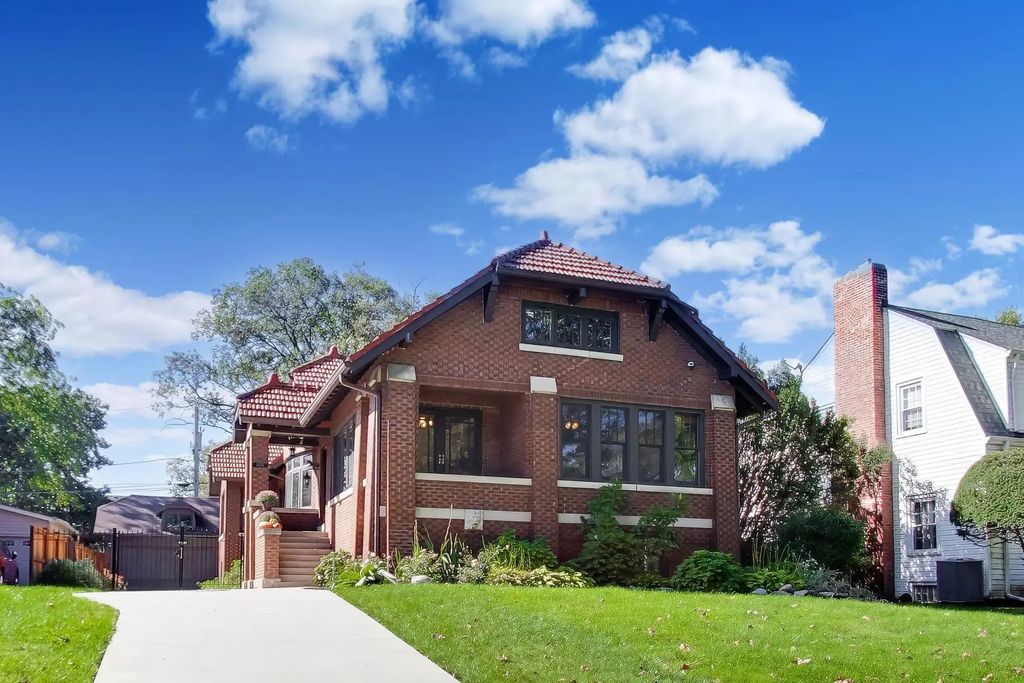 10516 S Seeley Avenue, Chicago
