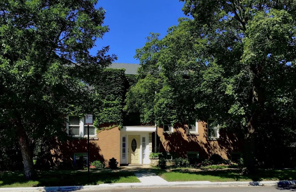 2918 W Hollywood Avenue 2, Chicago