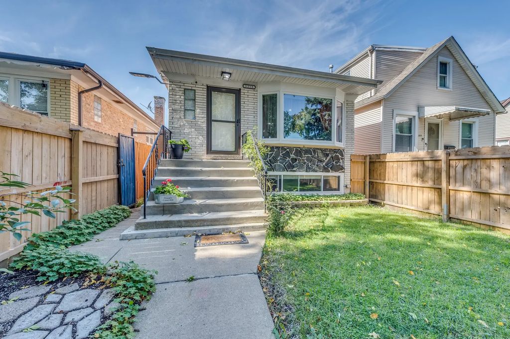 3218 N Nagle Avenue, Chicago