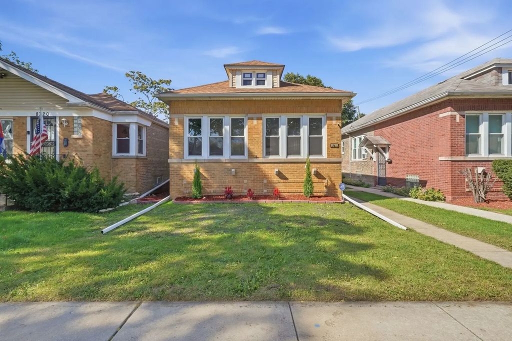 8718 S Euclid Avenue, Chicago